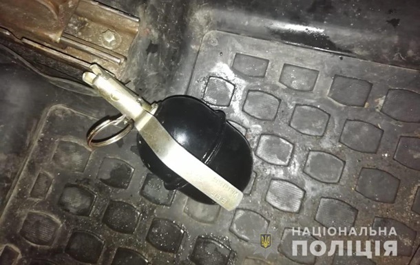 У Київській області п яний кинув у салон таксі гранату