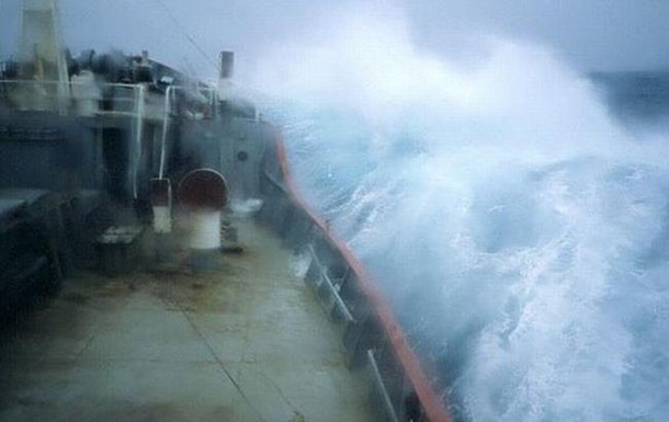 Возле Турции затонуло судно с украинцами на борту