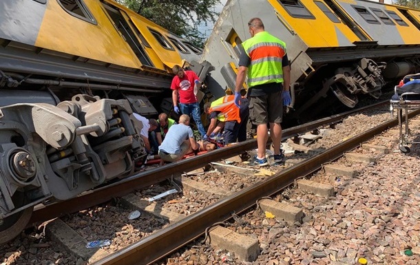 Число жертв столкновения поездов в ЮАР увеличилось