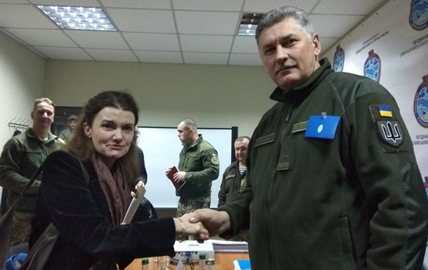 Глава місії ООН в Україні приїхала на Донбас