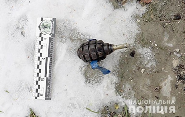 В Івано-Франківську на території медуніверситету знайшли гранату