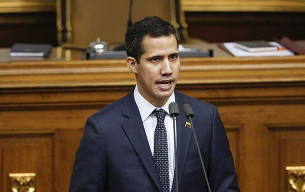 В Венесуэле глава парламента объявил себя и. о. президента