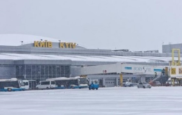 У Києві через негоду затримуються авіарейси