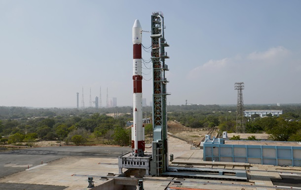 Индия вывела в космос рекордно легкий спутник