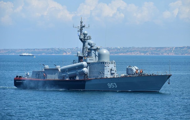 Росія провела зенітні стрільби в Чорному морі