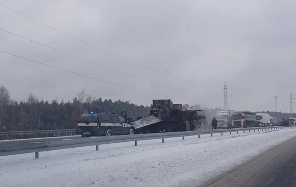 Військові США з небезпечним вантажем потрапили в аварію в Польщі - ЗМІ