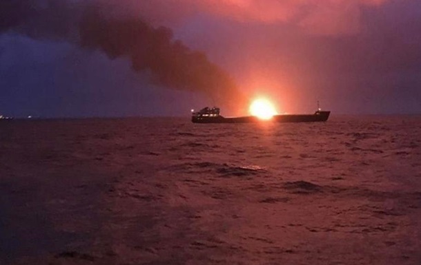 Названа офіційна причина пожежі на кораблях в Чорному морі