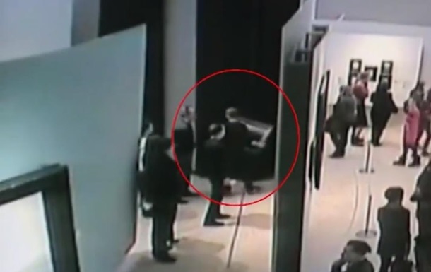 Крадіжка картини в Третьяковці потрапила на відео