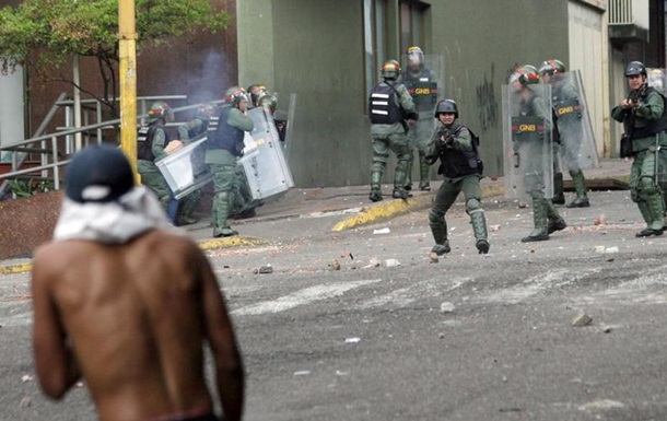 За тиждень протестів у Венесуелі загинули 35 людей 