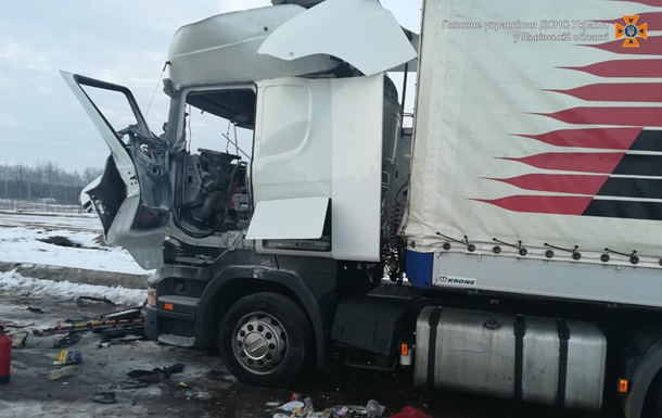 На Львівщині у вантажівці вибухнув газовий балон, водій у реанімації