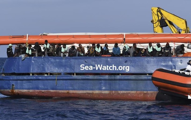 Італія дозволила врятованим мігрантам із судна Sea Watch зійти на берег