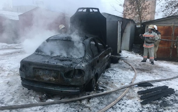 У Львівській області в згорілому авто знайшли труп чоловіка