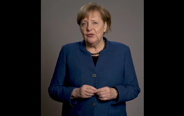 Меркель заявила, что закрывает свою страницу в Facebook