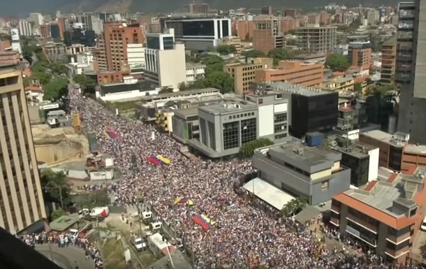У Венесуелі відбуваються масштабні акції протесту