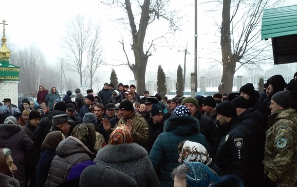 У поліції розповіли подробиці бійки біля храму на Тернопільщині