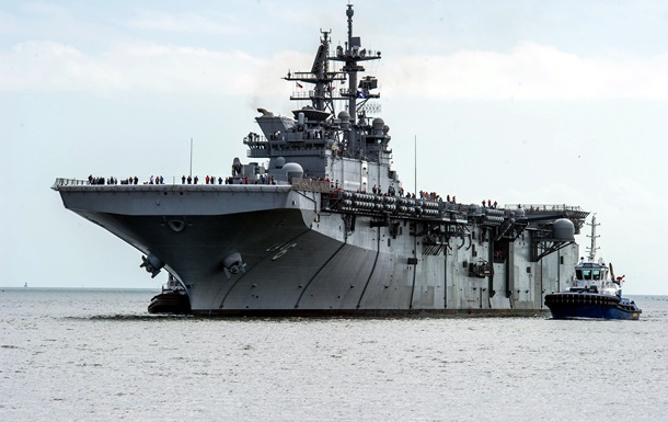 США перекинуть до Японії новітній десантний корабель