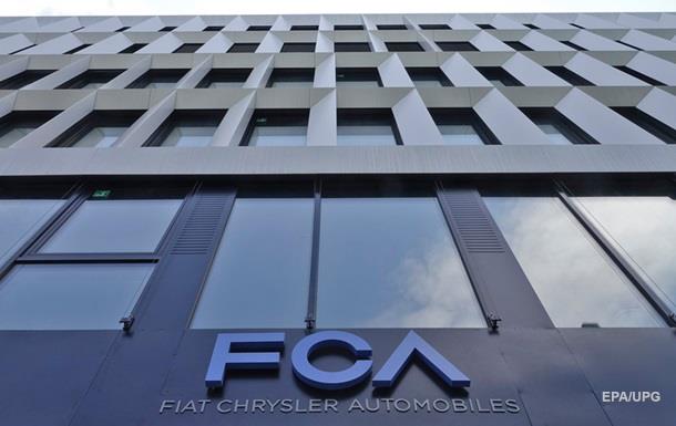 Fiat Chrysler відкликає майже 900 тисяч автомобілів