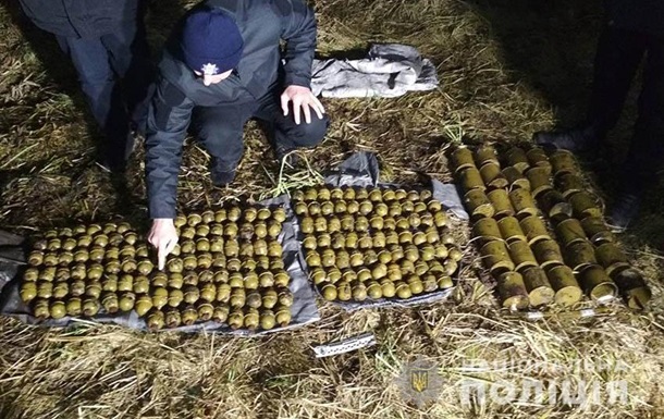 В Хмельницкой области нашли три мешка с гранатами