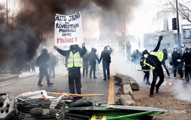 У Франції винесли вироки 1800 учасникам протестів