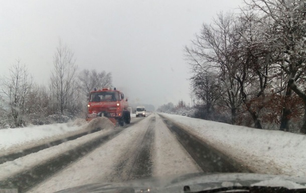 Непогода в Украине: движение на некоторых дорогах затруднено