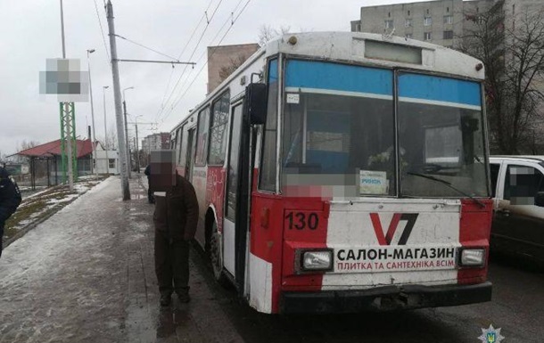 У Тернополі зупинили п яного водія тролейбуса