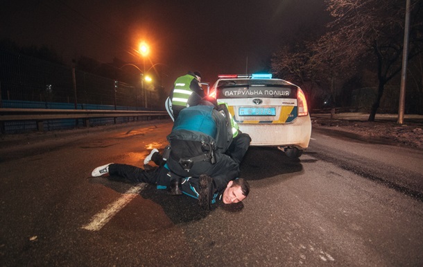 В Киеве водитель после ДТП грозился изнасиловать полицейских