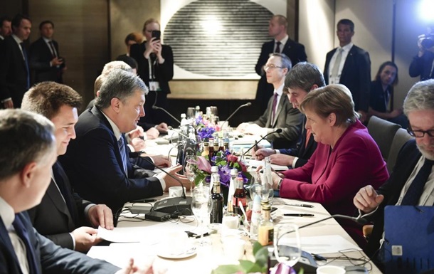 Порошенко і Меркель обговорили санкції за Азов