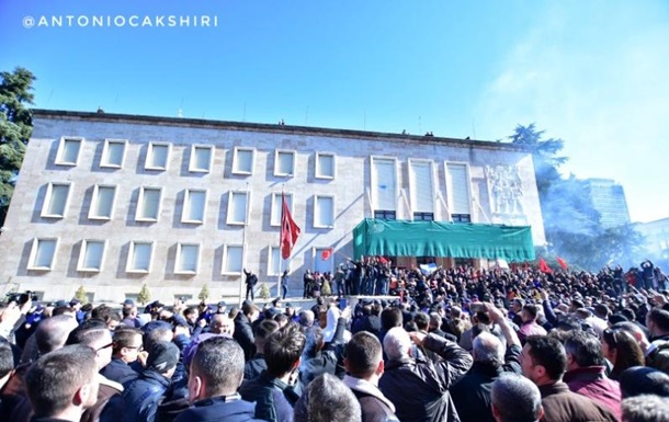 В Албанії проходять масові протести