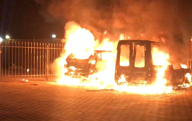 У Києві відомому журналісту спалили авто
