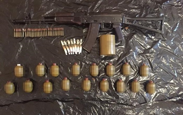 На Буковині офіцер продавав зброю із зони ООС