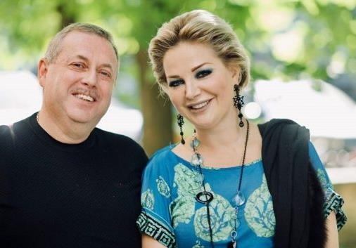 Игорь Мизрах и Мария Максакова вернули «народной» песне духовную составляющую