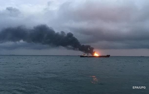 У Чорному морі загасили другий палаючий танкер