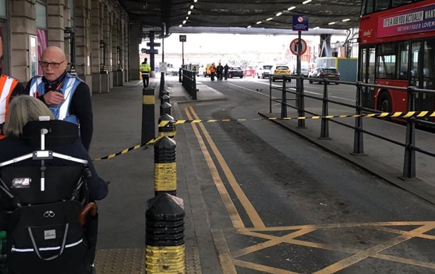 На вокзалі та аеропортах Лондона знайдені вибухові пристрої