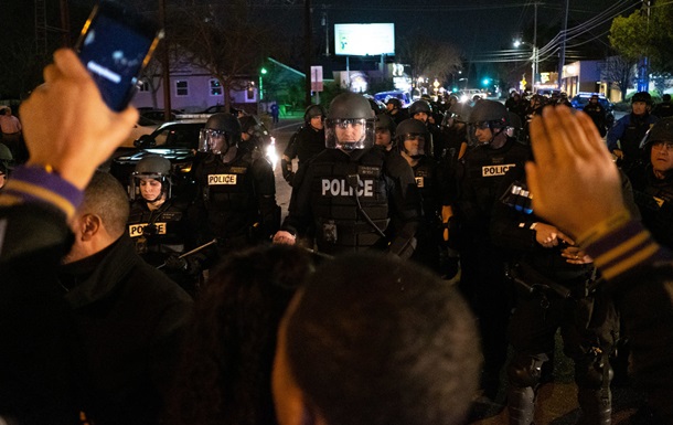 У США заарештували майже 100 осіб на мітингу проти поліції