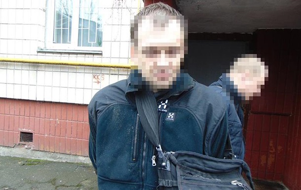 У Києві затримали чоловіка з гранатами і наркотиками в рюкзаку