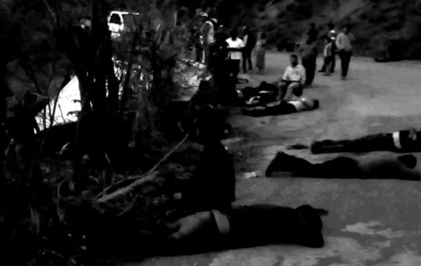 У Мексиці перекинулася фура з мігрантами: 25 загиблих