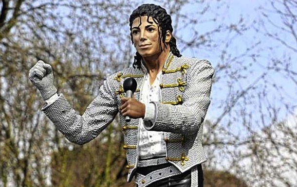 У Лондоні знесли пам ятник Майклу Джексону