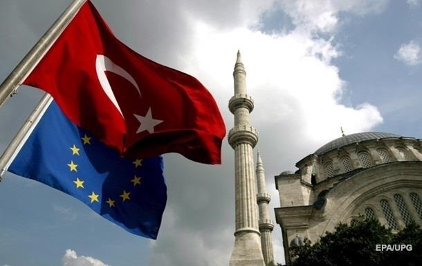 ЄП рекомендував призупинити процес вступу Туреччини в ЄС