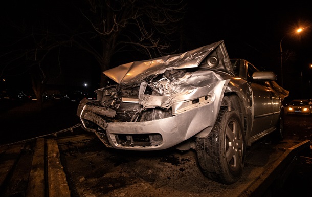У Києві зіткнулися чотири авто