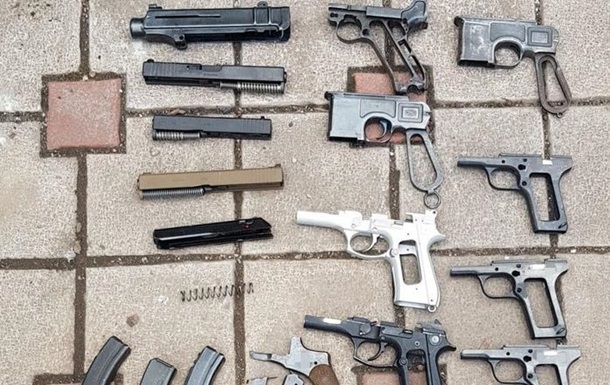 Житель Кривого Рогу налагодив контрабанду деталей для зброї