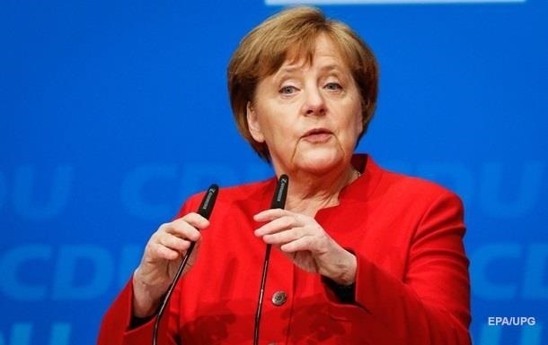 Большинство немцев хотели бы оставить Меркель канцлером - опрос