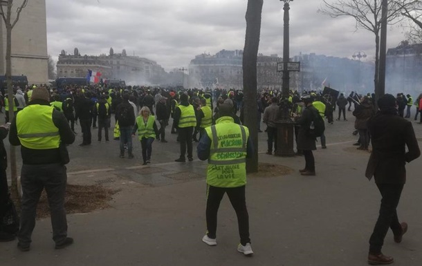 У Парижі сталися сутички поліції і пікетників