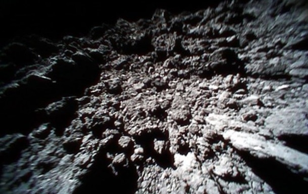 На астероиде Рюгу нашли компоненты воды