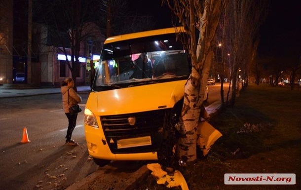 В Николаеве водитель маршрутки потерял сознание за рулем