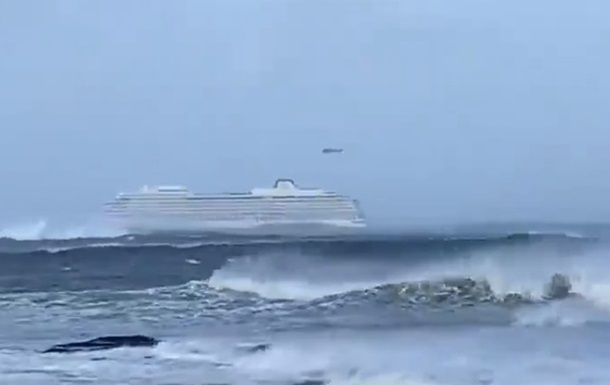 Поблизу Норвегії аварія круїзного судна: евакуюють 1300 пасажирів