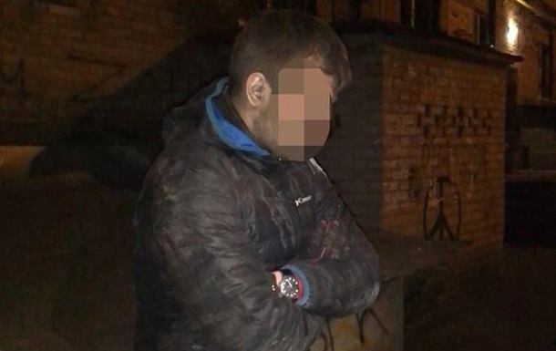 У Києві злодій ховався від поліції в сміттєвому баку