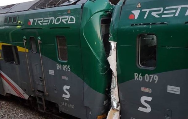 Два поїзди зіткнулися в Італії