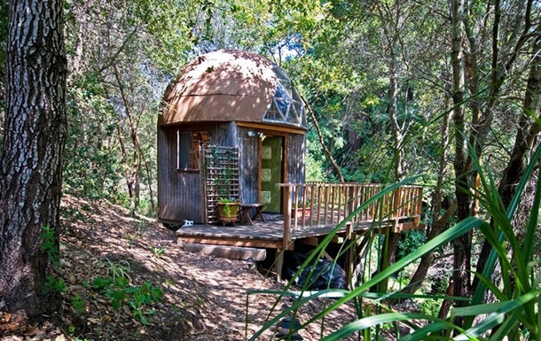 Хатина у вигляді гриба. Найпопулярніше житло Airbnb