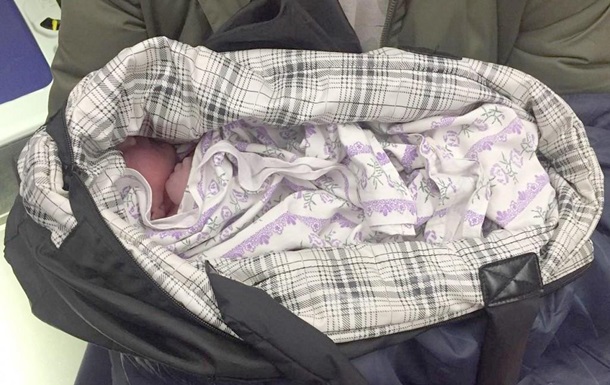 У Києві на вулиці виявили сумку з новонародженим