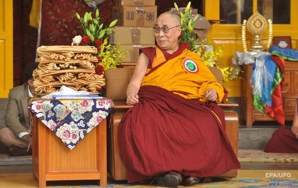 Далай-лама потрапив до лікарні